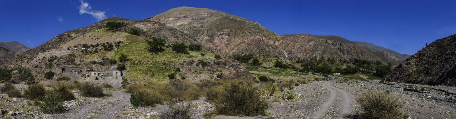 photo panoramique d'argentine: quebrada de humahuaca
