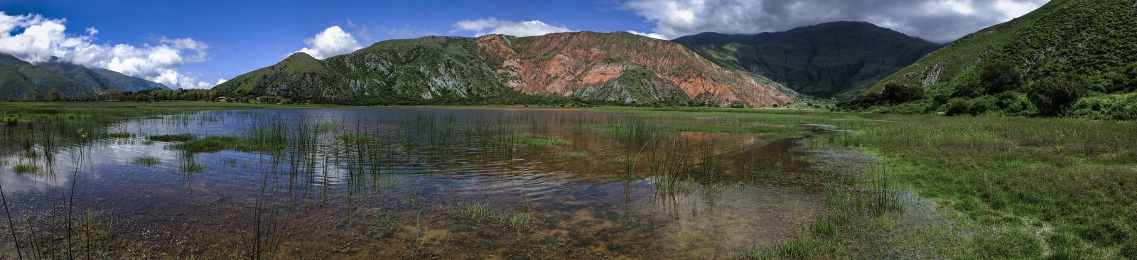 photo panoramique d'argentine: quebrada de humahuaca