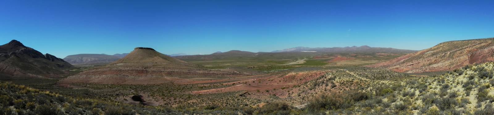 photo panoramique d'argentine: quebrada de humahuaca