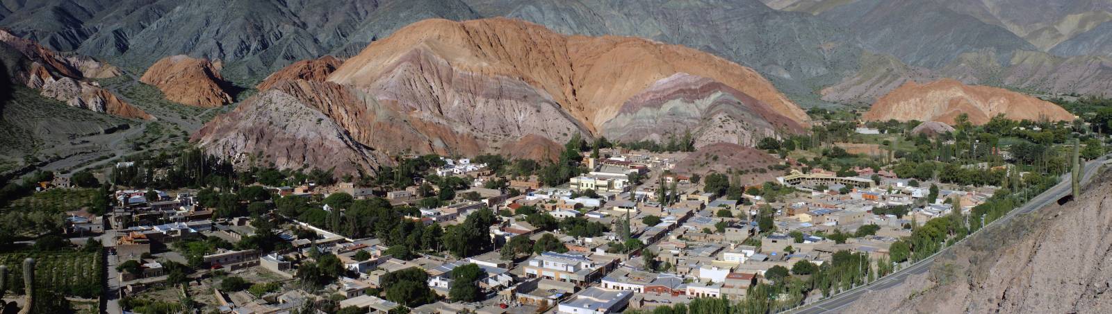 photo panoramique d'argentine: purmamarca