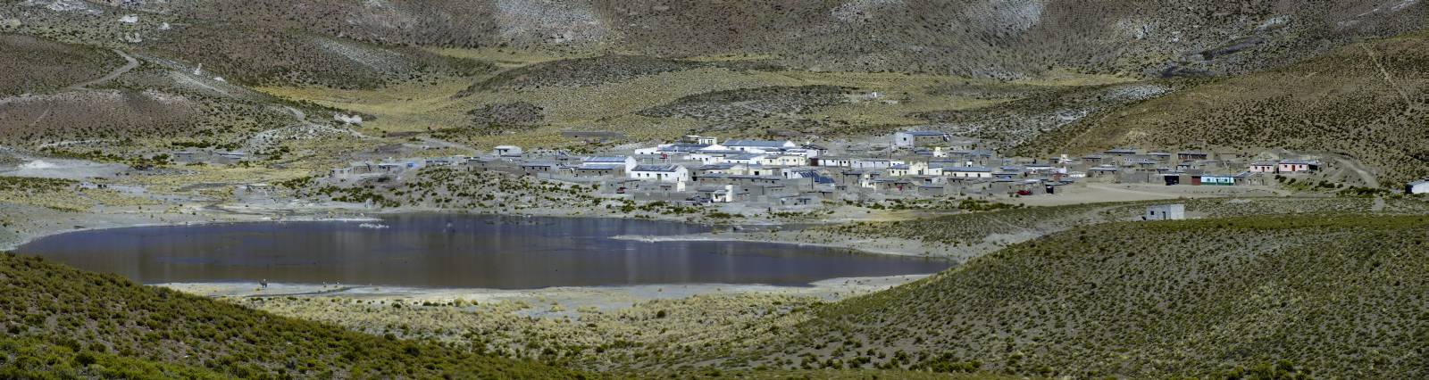 photo panoramique d'argentine: laguna farallon
